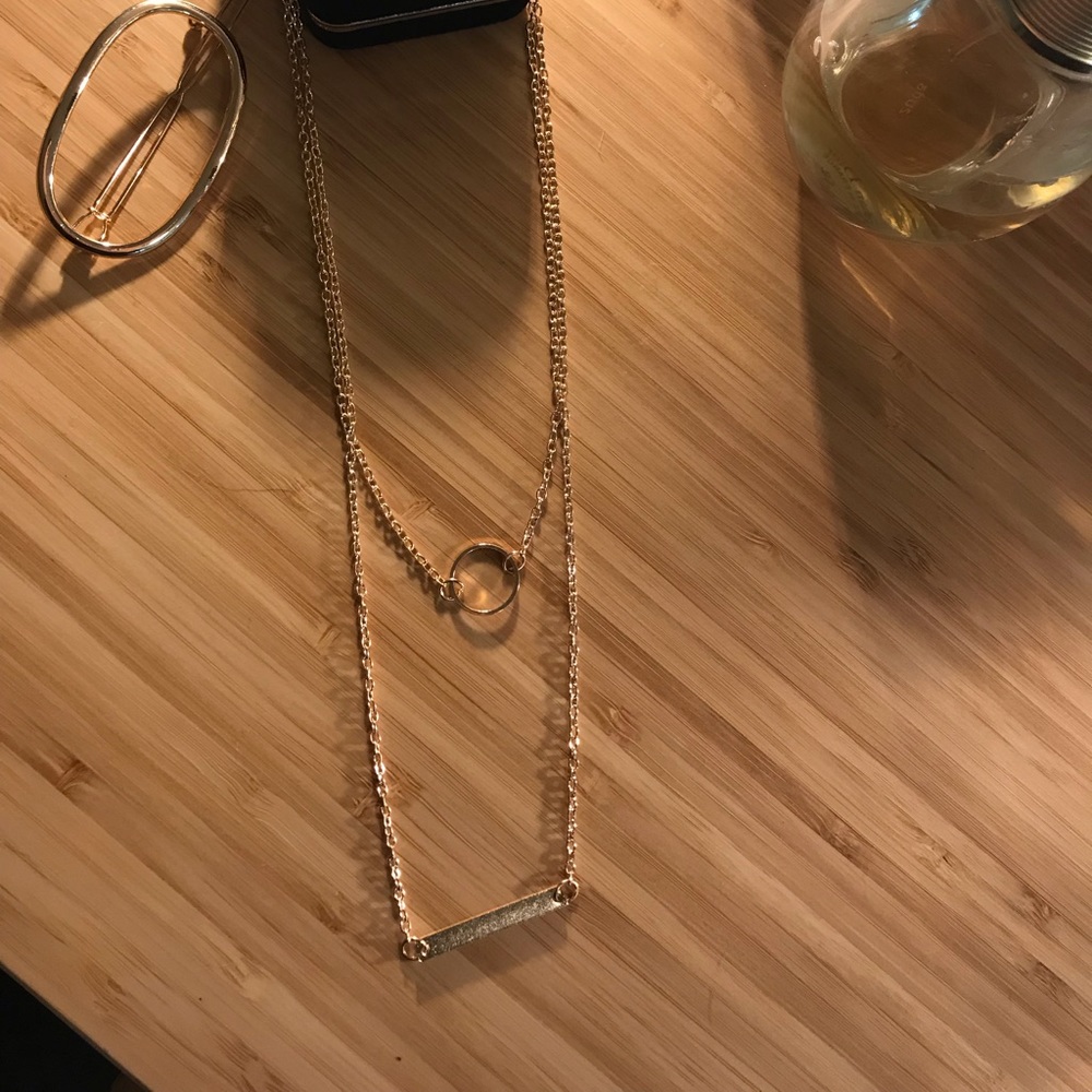 🆕 Gold Bar Layered Necklace - Picture 3 of 5